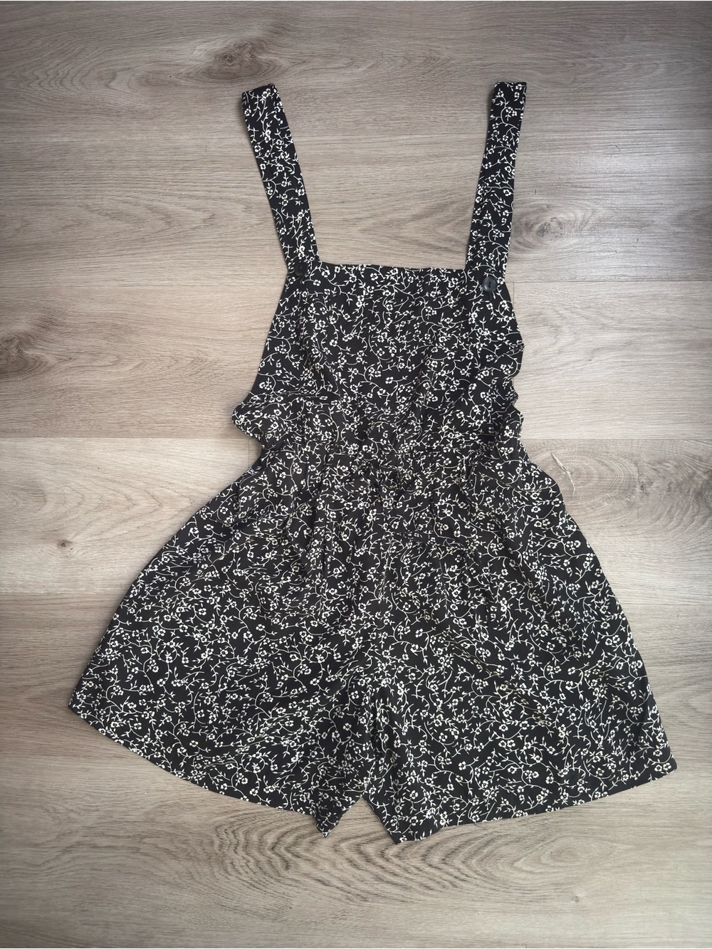 Vintage Y2K 62 East Black White Floral Rayon Romper Size M